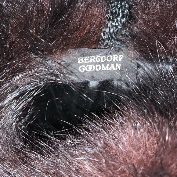 BERGDORF GOODMAN black Siberian FOX FUR muff - Picture 5 of 12